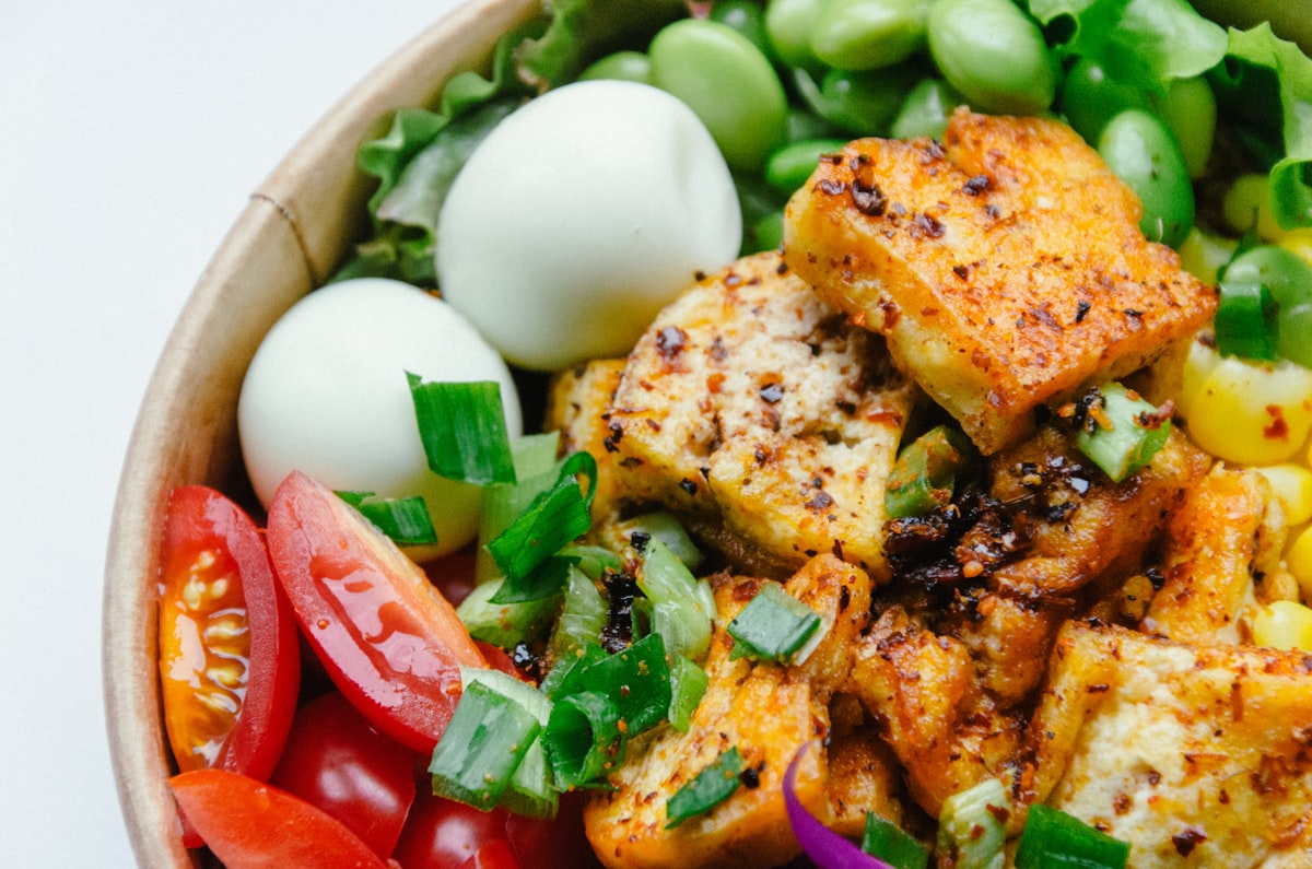 Zdravý Buddha bowl s kvinojou a zeleninou